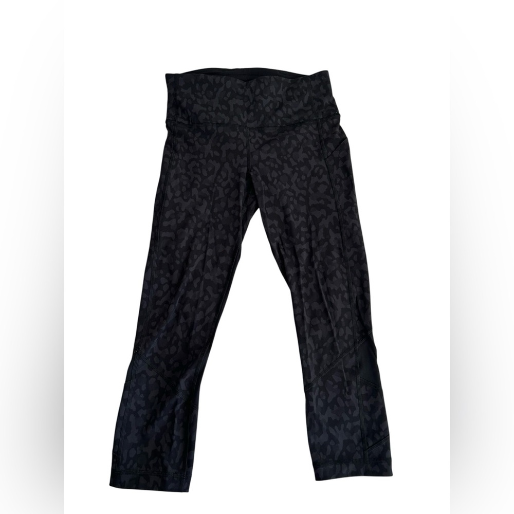 Lululemon Athletica Pace Rival High Rise Crop Leggings in Leopard Camo Size 6